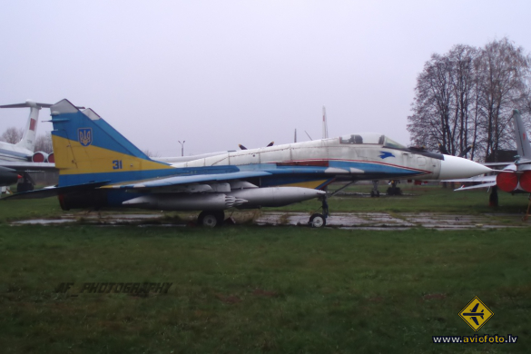 Mikoyan-Gurevich MiG-29 (9-13)